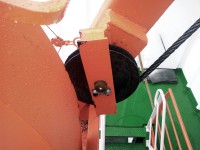 Replacing the falls (ropes) on the 'Akademik Fedorov' research vessel lifeboats